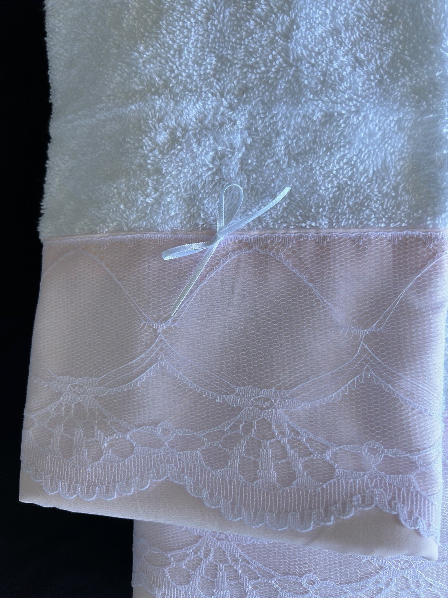 Lathopana Set with Baby Pink and Lace Trim