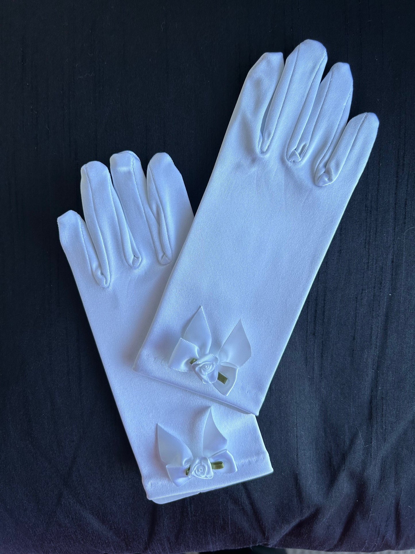 A81 Satin Glove with bow