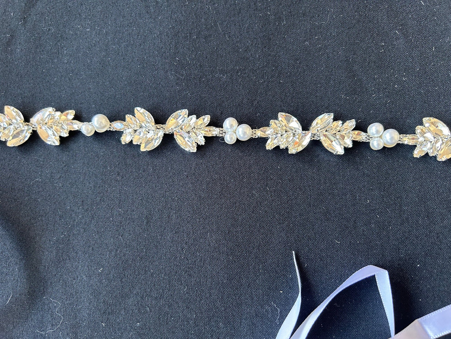 Diamante and cluster pearls ribbon belt