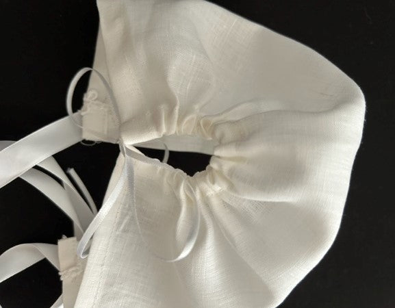 Linen Bonnet with Lace Trim