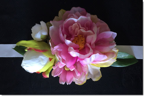 flower belt mid pink peonie cluster