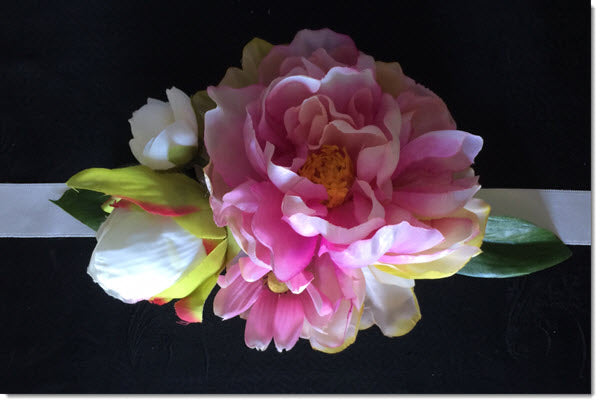 flower belt mid pink peonie cluster